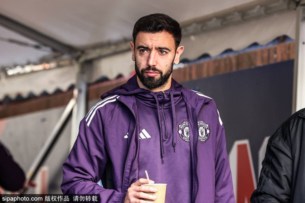 莱尼·约罗困境背后的成长故事：曼联防线危机与阿莫林的信任